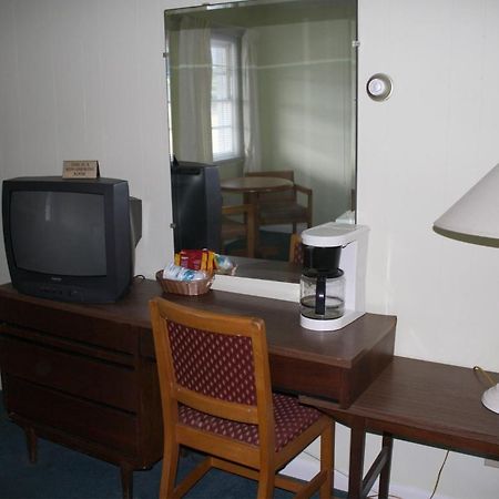 Falcon Motel Buxton Extérieur photo